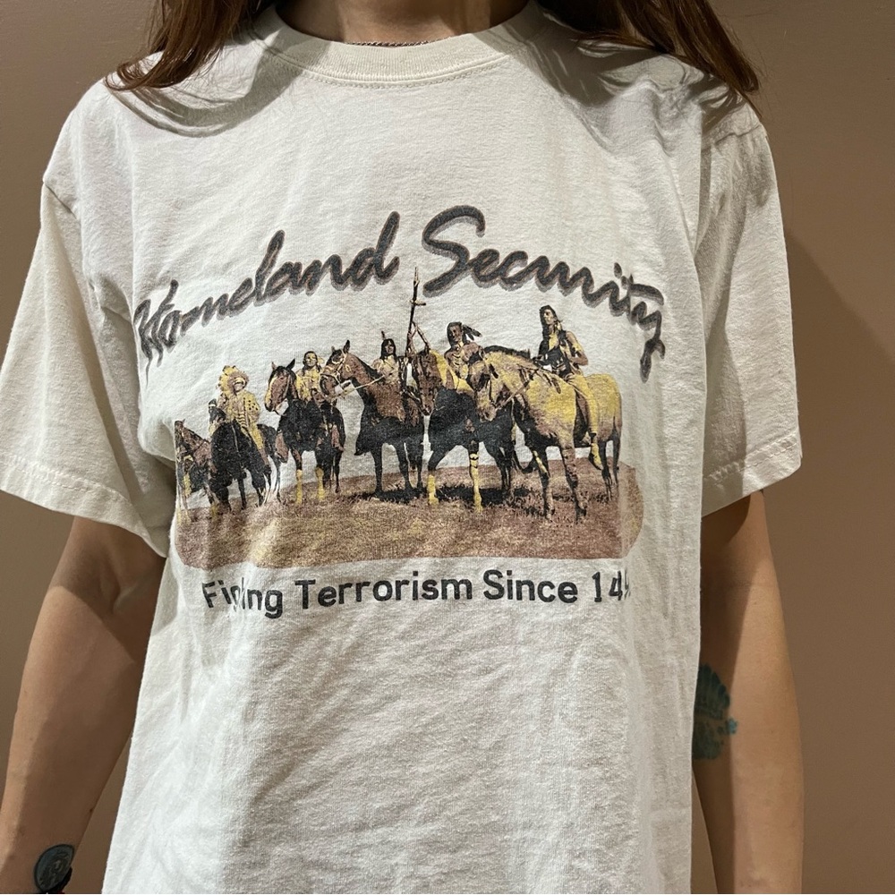 Gildan Cream Graphic Tee - Short Sleeve - Picture 4 of 6